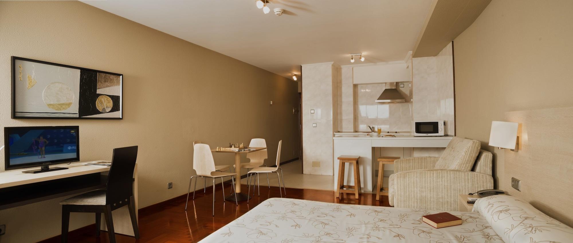 א-קורוניה Apartamentos Portazgo מראה חיצוני תמונה